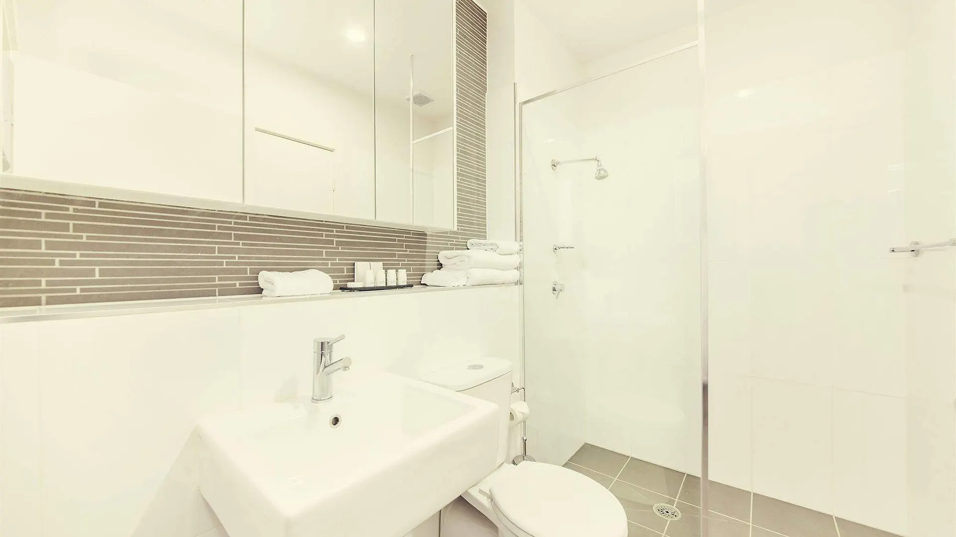 Abode Tuggeranong Aparthotel Canberra Australia